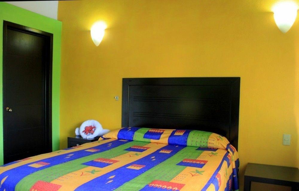 La Iguana Vallarta Lgbt Adults Only - Romantic Zone - Party Clubbing Street Puerto Vallarta Extérieur photo