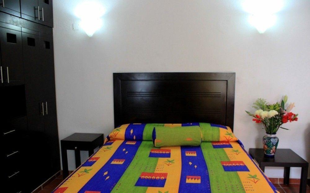 La Iguana Vallarta Lgbt Adults Only - Romantic Zone - Party Clubbing Street Puerto Vallarta Extérieur photo